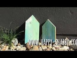 Der wohntrend shabby chic ist einfach nicht aufzuhalten. Dekohauser Bauen Shabby Chic Hauschen Aus Holz Selber Machen Basteln Mit Holz Shabby Ch Shabby Chic Wallpaper Shabby Chic Painting Shabby Chic Background