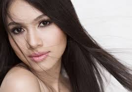 Nhu Dinh's Instagram, Twitter & Facebook