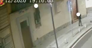 Nessun ferito, dunque, ma danni enormi. Awn Ivowuw11m