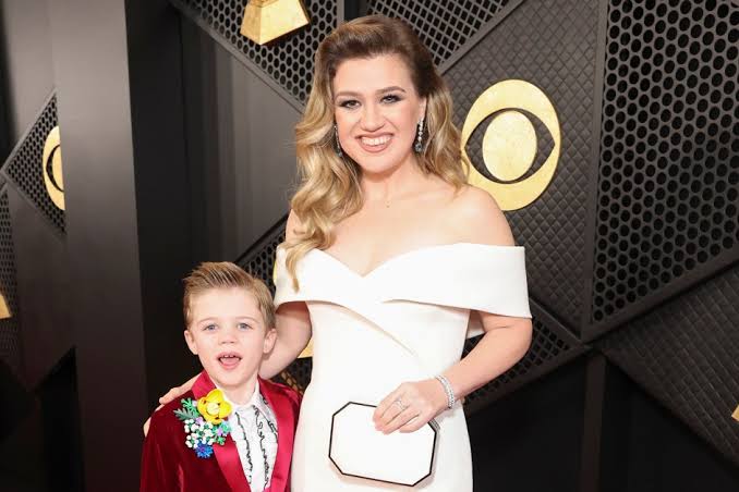 Kelly Clarkson Son Remy Sings Frank Sinatra's 'My Way': Watch