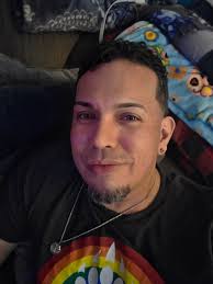 Paris, Ohio. Single. 5'10”. 180lbs. I'd like to cut to the chase. Who wants  to mingle? 🤠