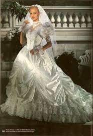 Die erste schauspielerin, die sich traute die hüllen fallen zu lassen, war sandra keller. 640 Brautkleider Ideen Braut Kleider Brautkleid