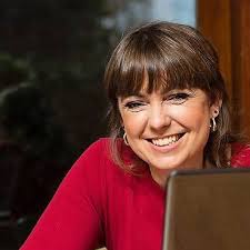 Amazon.com: The Siege and Other Award Winning Stories: 9781781323106:  Newton, Esther: 圖書