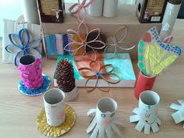 O elevă din călăraşi a demarat campania umanitară „ursuleţi cu bucurie, confecţionând din materiale reciclabile jucării pentru copiii defavorizaţi, în speranţa că micuţii vor uita pentru o vreme de sărăcie. Concurs De CreaÈ›ie De La MeÈ™teÈ™ug La Artizanat Eco Centrul Cultural Judetean Arad