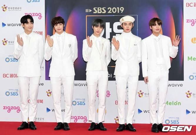 TXT saat Red Carpet SBS Gayo Daejeon 2019, Rabu (25/12/2019).