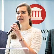 Lidewij de Vos on X: "Vóór de verkiezingen: PVV: "De stikstofregels moeten worden geschrapt." NSC: "De huidige Stikstofwet gaat van tafel." Ná de verkiezingen: PVV: "Het beleid van tafel is op dit