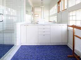 Mosaic tile is perfect for creating a luxe and glam effect, especially if you select an option with a little sparkle, as seen behind the bathtub in this setup. 15 Mosaic Tile Ideas For Any Room In The House
