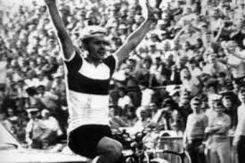 Ryszard #szurkowski, który od czerwca ukrywał te informacje, uległ poważnemu wypadkowi i potrzebuje naszej pomocy. Ryszard Szurkowski Swietuje 70 Urodziny Dzieje Pl Historia Polski