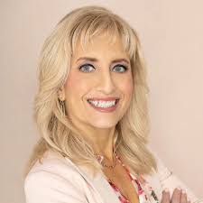 Sara Callen's Instagram, Twitter & Facebook