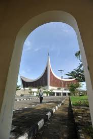 Bekerja sama dengan bendahara khususnya dan tiap seksi bidang umumnya dalam . Seorang Asn Didakwa Korupsi Infak Masjid Raya Sumatera Barat
