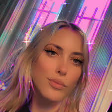 Jazmine Leonard's Instagram, Twitter & Facebook