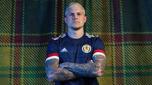 The midfielder unveiled his new look on the eve of the tournament. Gbfsuplumryvam
