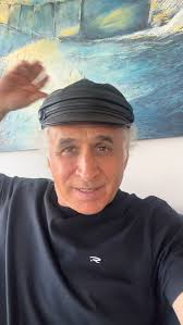 Aquí va esta canción de 1985, incluida en el nuevo disco de Cinema 35 años,  mañana lazo el video con imágenes inéditas de TV.  https://open.spotify.com/track/4MMSWjFUl5JI8swFhxQtB4?si=s5k5NoMfReCwz_GhpbE77g