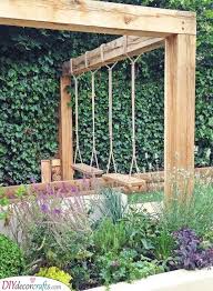 When you look at each photo, imagine the front yards if they didn't have gardens. Backyard Landscaping Ideas 25 Backyard Ideas On A Budget