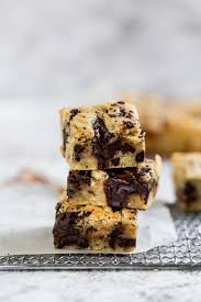 Blondie Cookies One Bowl Recipe Frosting And Fettuccine Recipe Chocolate Chip Blondies Easy Bar Recipes Fast Desserts