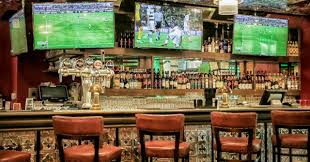 In illinois, specifically in grayslake, one of the best go to bar is the bake's pub where you can enjoy watching your favorite sports together with your group of friends or alone while eating pizza, burgers and other plates of comfort food. Your Ultimate Guide To The Best Sports Bar Dubai Has Insydo