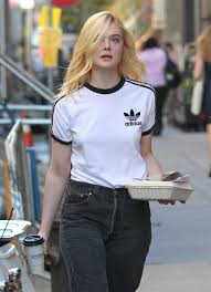 elle fanning on the set of new woody allen film ウディ アレン監督の題名未定の映画を撮影中のエルたん cia movie news 女性のファッション セレブ ファッション