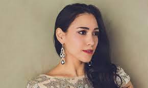 Beatriz Macias's Instagram, Twitter & Facebook