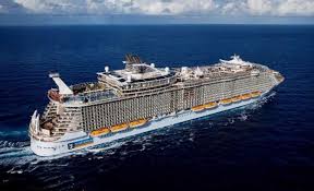 Kabinen auf dem kreuzfahrtschiff allure of the seas von royal caribbean bieten einen abendlichen aufdeckservice, 24 stunden roomservice und einen täglichen kabinensteward. Kreuzfahrtschiff Allure Of The Seas Abfahrten Kabinen Und Deckplane