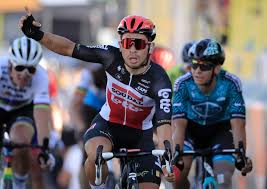 For some quick analysis, we will ignore the acceleration phase and look purely at the sustained power and velocity for the sprint into the finish on a flat road and contrast a rider like greipel. Caleb Ewan Sprints To Giro D Italia Victory On Chaotic Fifth Stage As Overall Contenders Crash Out Abc News