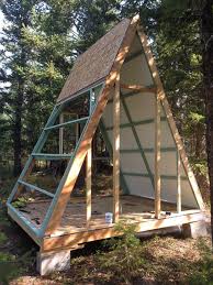 Couple Builds Tiny A Frame Cabin For Just 700 Mit Bildern Im Freien Kleine Hutten Winzige Hutten