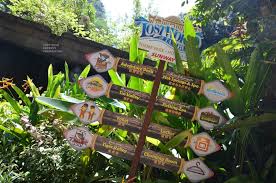 The staff is friendly, and they will help kids enjoy the experience and even pet animals. Sunway Lost World Of Tambun
