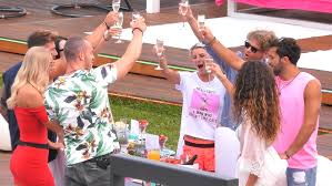 Itv2's hit reality romance show is set to return to screens this summer. Love Island 2021 Bonschlonzooo Es Geht Wieder Los Die Kolumne Zum Start Der Neuen Staffel