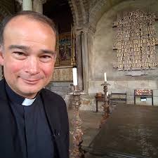 Fr. Roderick Vonhögen