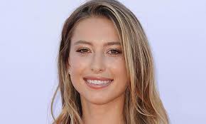 Ái nữ 22 tuổi của Steve Jobs