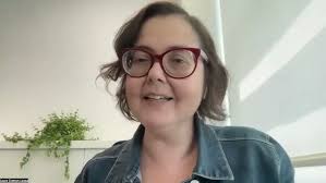 Muda Entrevista: Laura Lessa