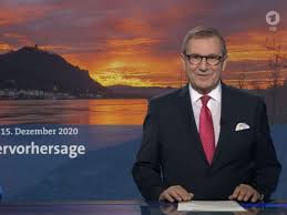 Ende des jahres wird er seine letzte ausgabe präsentieren. Ard Jan Hofer Emotionaler Tagesschau Abschied Moderator Uberrascht Mit Aktion In Letztem Moment Tv
