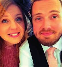 Cwmnïau lleol yn cefnogi gweithwyr y rheng flaen