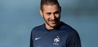 Karim mostafa benzema, popularly known as karim benzema is a professional football player who plays for spanish club real madrid and the france national team. Karim Benzema Sa Liaison Avec Marta Riesco Ignoree Par Chloe