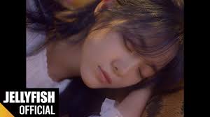 Watch: Kim Sejeong Is Unpredictable And Wild In Epic "Top Or Cliff"  Comeback MV