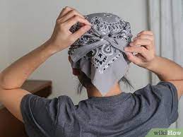 Bandana hairstyles had their heyday in the '40s , as women wore them to protect their hair from getting caught in the machines and equipment they used. 4 Ways To Tie A Bandana Wikihow