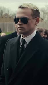 Mobland Episode 7 Eddie Kiss Scene