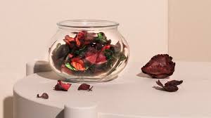 We teach you how to dry flowers 4 different ways and include dried flower decor ideas. Potpourri Dried Flowers Ikea