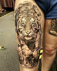 Epingle Par Marc Andre Robillard Sur Animal Tattoo Tatouage Tigre Tatouage De Tigre Blanc Manchon De Tatouage Tigre