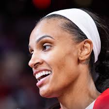 DeWanna Bonner "At Home" With Mercury