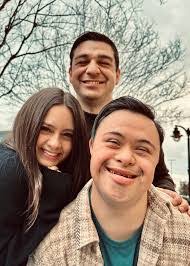 Leanne Wells's Instagram, Twitter & Facebook