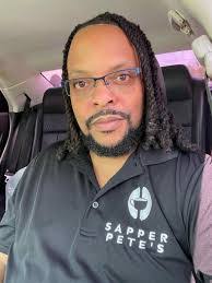 Deloris Hicks's Instagram, Twitter & Facebook