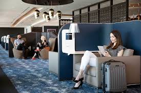 United Airlines Estrena Su Clase Ejecutiva En Peru Lounge Seating Area Lounge Seating Bedroom Seating Area
