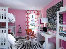 You can induce the idea of the zebra print without actually using the traditional design. 12 Zebra Bedroom Decor Themes Ideas Designs Pictures Home Stratosphere