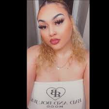 Nail salons near Radford without flower designs recommended