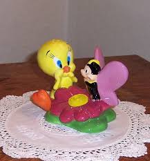Tweety Bird Salt And Pepper Shakers Tweety Bird Salt And Pepper Shakers Looney Tunes Tweety Bird Butterfly Salt Pepper Shaker For Sale New Tweety Looney Tunes Birds Butterflies