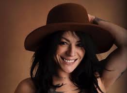 Trina Hansen's Instagram, Twitter & Facebook