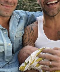 Ricky martin‏подлинная учетная запись @ricky_martin 7 ч7 часов назад. Inginkan Keluarga Besar Ricky Martin Dan Suami Resmi Miliki Anak Ke 4
