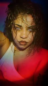 Artist needs your vote to advance to the next round