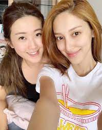 Out!美妝的速度妳一沒跟上就過時了，現在讓韓妞甚至是香港女神女神陳凱琳都陷入暴動，人手一隻的就是雅詩蘭黛estee lauder 的粉持久氣墊好棒棒，cosmo angel試用後一秒變迷妹，立 out! é™³å‡±ç³æ™'ç´ é¡å‹æœ‰åˆæˆ€å'³ç¶²æ°' å'¢10å¹´æ¸¯å§å† è»æœ€éšå¯¦ä¿‚ä½¢ æ™´å ± å¨›æ¨‚ ä¸­æ¸¯å° D190328