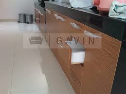 Segitiga dapur merupakan wastafel, lemari es, dan kompor, yang menjadi komponen paling penting dan paling sering digunakan di baca juga: Menjaga Lemari Dapur Bersih Kitchen Set Minimalis Lemari Pakaian Custom Hpl Duco Dan Laker Terbaik